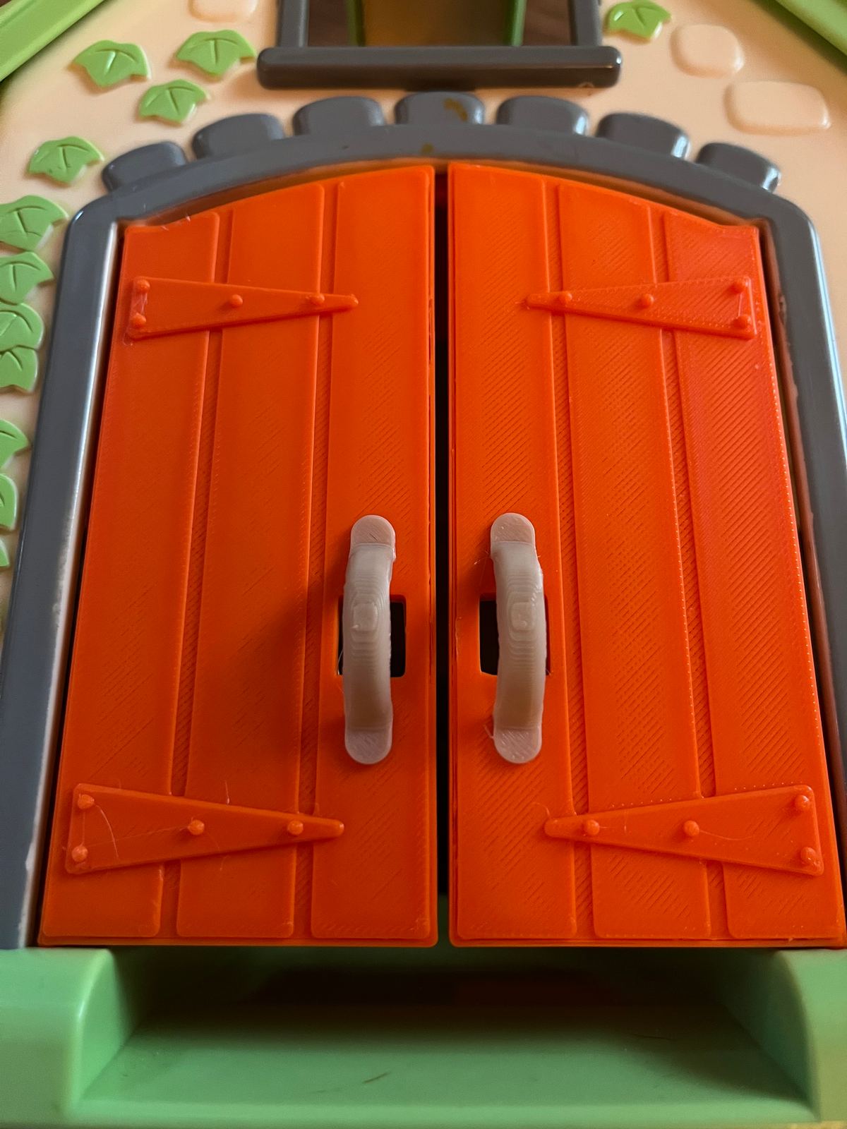 Replacement part: Farm playset doors